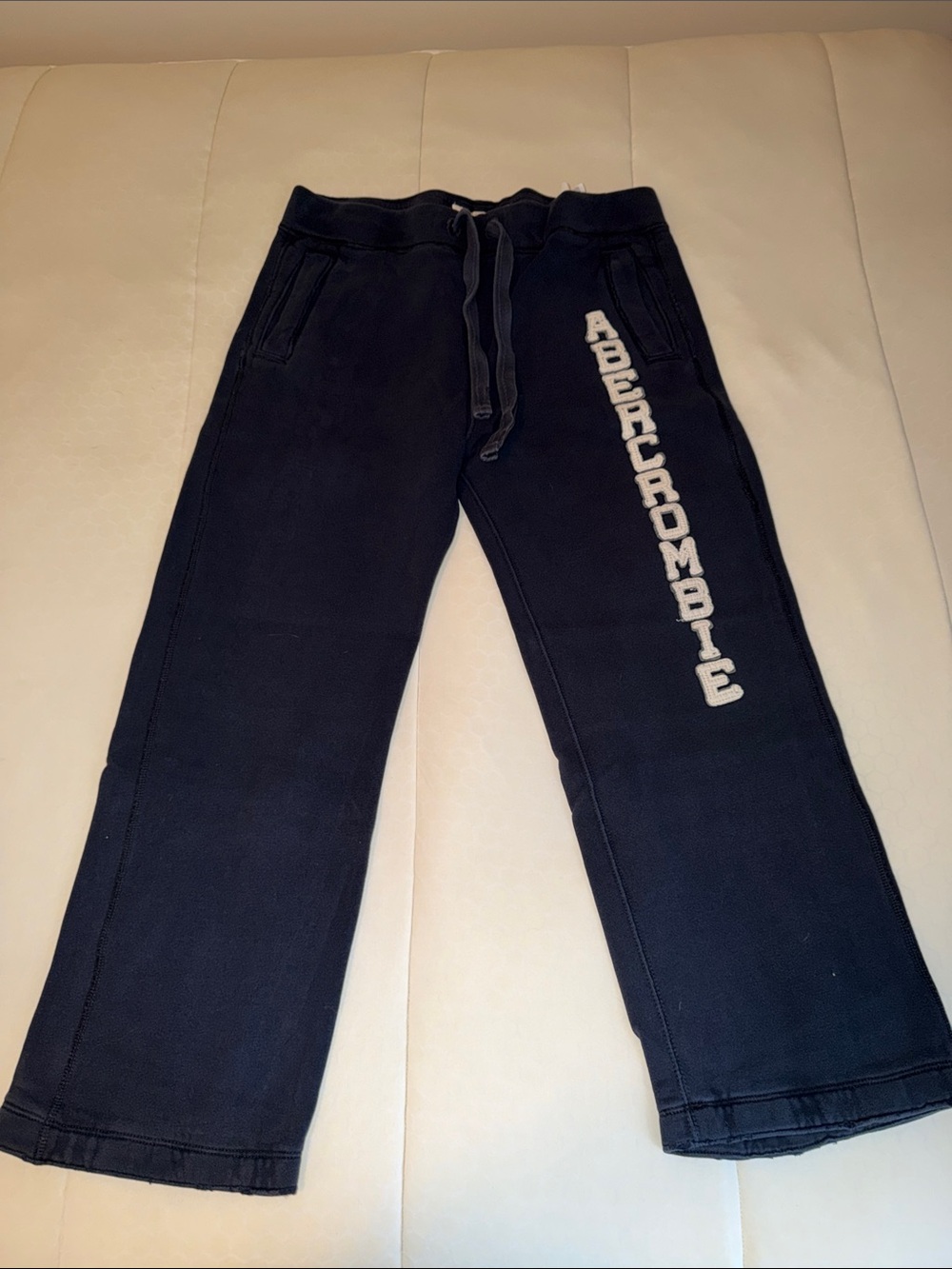 Abercrombie & Fitch Men’s Dark Navy Blue Logo Sweats